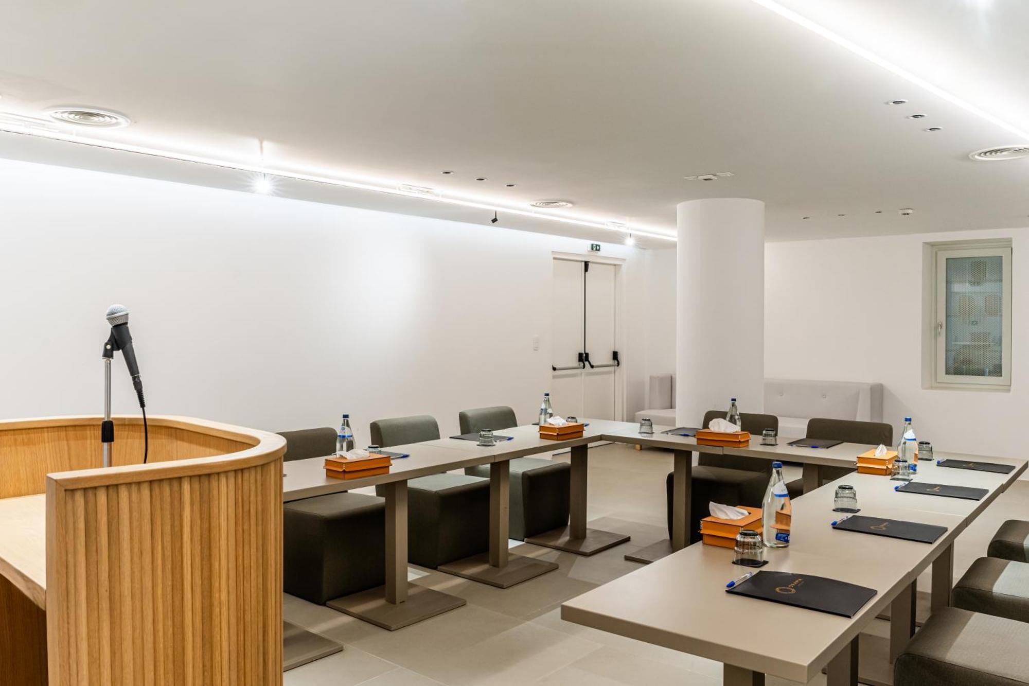 Orama Hotel & Spa Фира Екстериор снимка The conference room of the European University Institute